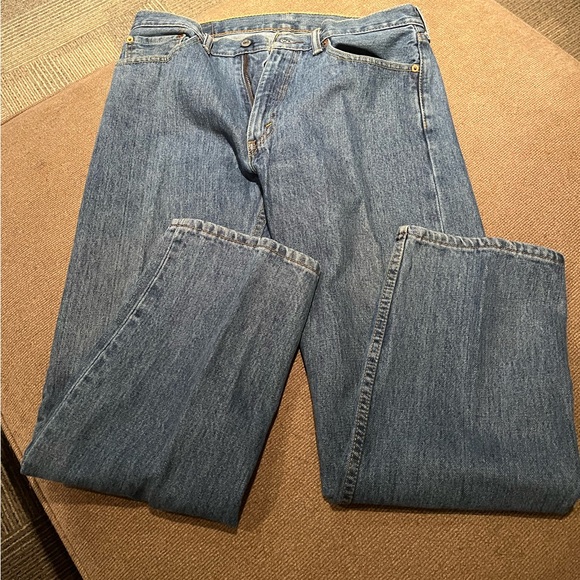 Men’s Levi jeans - Picture 3 of 3